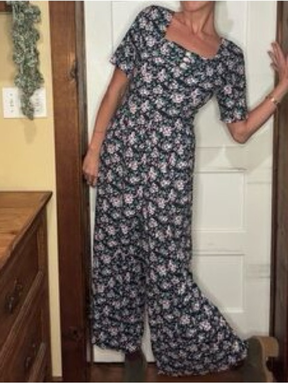 vintage Darian floral print wide-leg jumpsuit features a square neckline Size 8